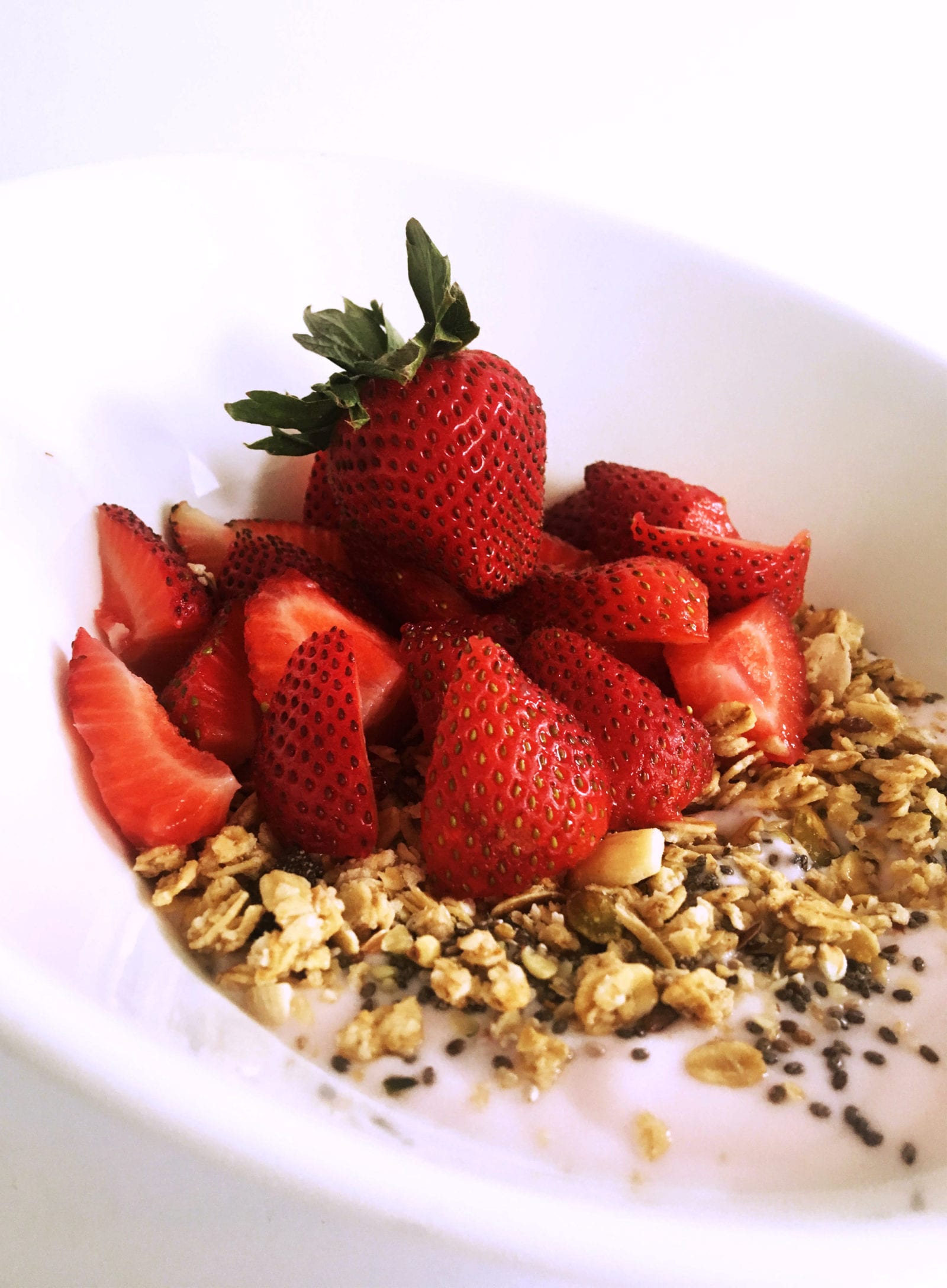 Berry Yogurt Parfait (gluten free) • Simply Tira